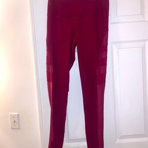 Athletic workout leggings size s